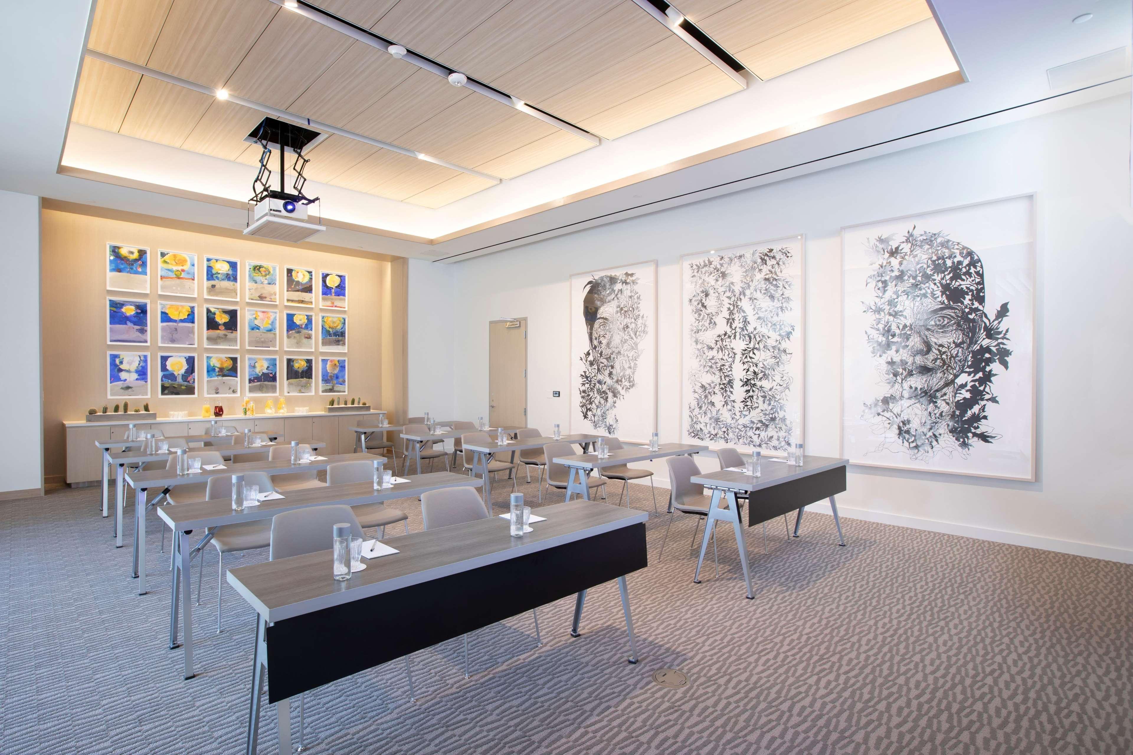 Hall Arts Hotel Dallas, Curio Collection By Hilton Buitenkant foto