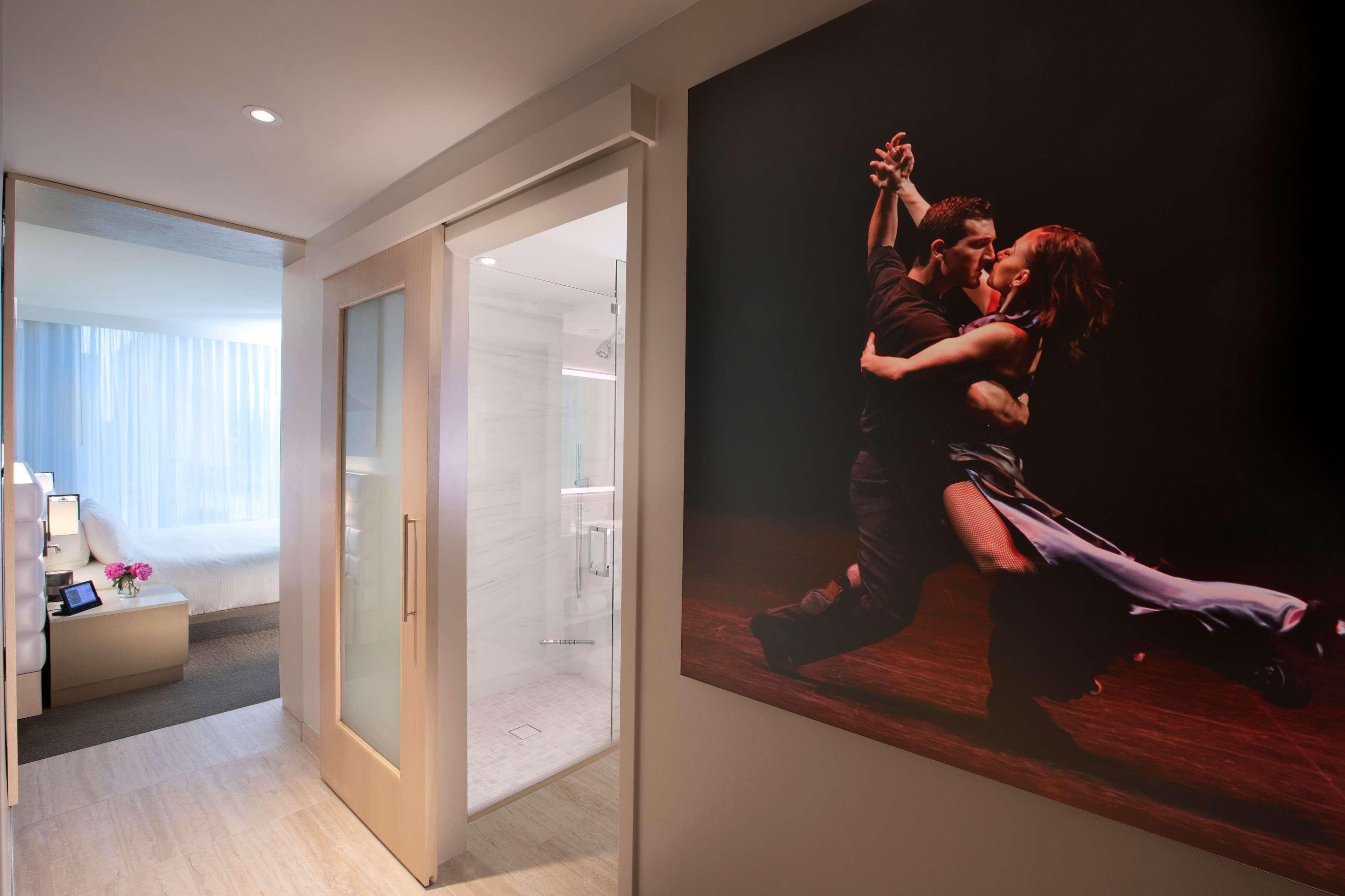 Hall Arts Hotel Dallas, Curio Collection By Hilton Buitenkant foto