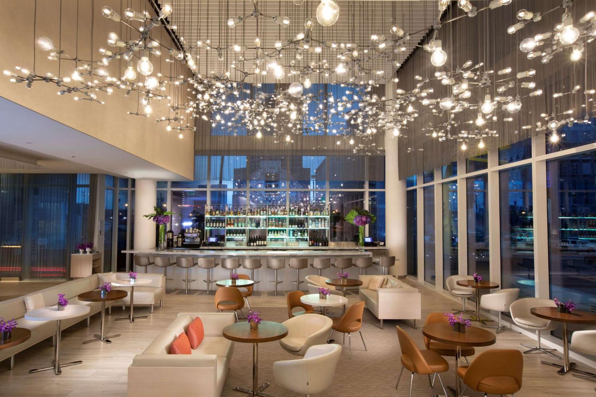 Hall Arts Hotel Dallas, Curio Collection By Hilton Buitenkant foto