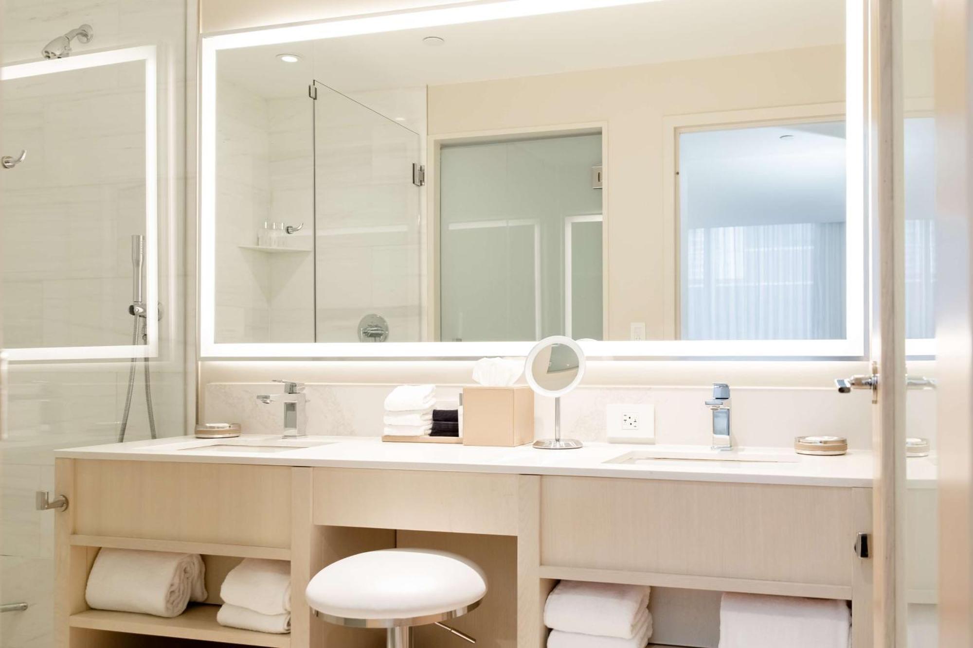 Hall Arts Hotel Dallas, Curio Collection By Hilton Buitenkant foto